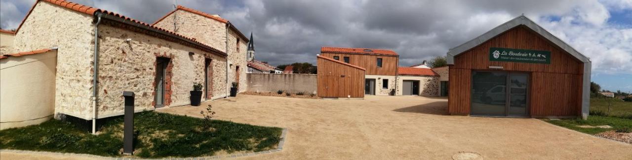 La Borderie - Maison Des Randonnees - Gite Etape - Gite De Groupe Vaire Bagian luar foto